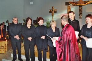 Urkunden f�r 25 J. Chorgesang an (v. r.) Ingrid Auerochs, Gerhard Baumgartl, Henrike Dikhoff, Gertraud Paukert, Brunhilde Konopik,und Rudi Ratt