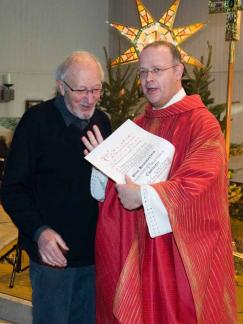 26.12.09
  Pfarrer Gast dankt und verabschiedet Chorleiter Otto Hemmerlein