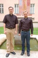 Sie freuen sich auf den Tag ihrer Priesterweihe: Andreas Seliger (links) und Sebastian Masella.