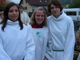 (MInistrantentag - 160 Ministranten ziehen  zur die Kirche (5)-800.jpg; 39 kB)