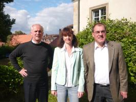v.l.: Prof. Dr. Klausnitzer, Andrea Haderlein, Josef Gr�ndel