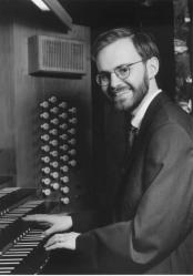 (Markus Willinger an der Orgel.jpg; 29 kB)