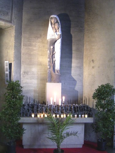 (Marienaltar-Rimg0943-a-500.jpg; 40 kB)