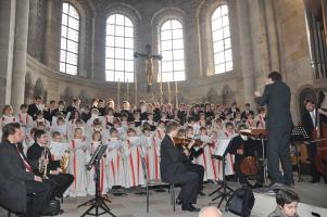 Der Domchor beim Pontifikalamt am Ostersonntag 2011