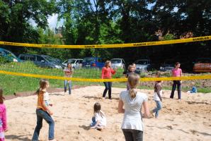 Das Volleyballfeld ist vor allem im Sommer ein gro�er Magnet f�r die S�ngerinnen und S�nger