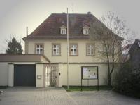 (pfarrhaus_eingang.jpg; 60 kB)