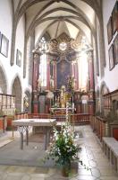 Altarraum mit Altar (1994) und Altaraufbau des früheren Hochaltars (1741)
