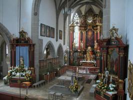 St. Michael Neunkirchen im österlichen Hochzeitsschmuck