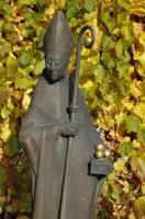 St. Nikolaus auf dem Vorplatz von Harro Frey, 1989