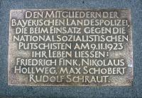 Bodenplatte zum Gedenken an die beim Hitlerputsch getteten Polizisten