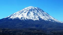 19.8.2017 Vulkan Chachani 6075 m von Arequipa aus gesehen