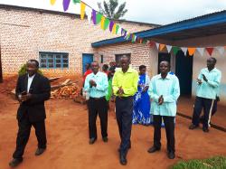 Besuch in der Pfarrei von Ildephonse Sabokwigina, Dank und Abschied
