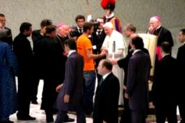 Fackellauf 2009 - die Fackel beim Papst