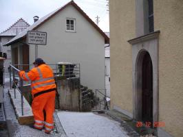 Sicherheit: Weg wird nicht ger�umt und gestreut 2011