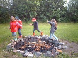 (Bild Knock Feuerstelle.JPG; 99 kB)