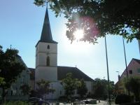 -Kirchenansicht vom Rathausplatz